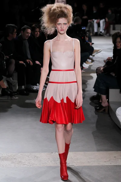 Look 4
